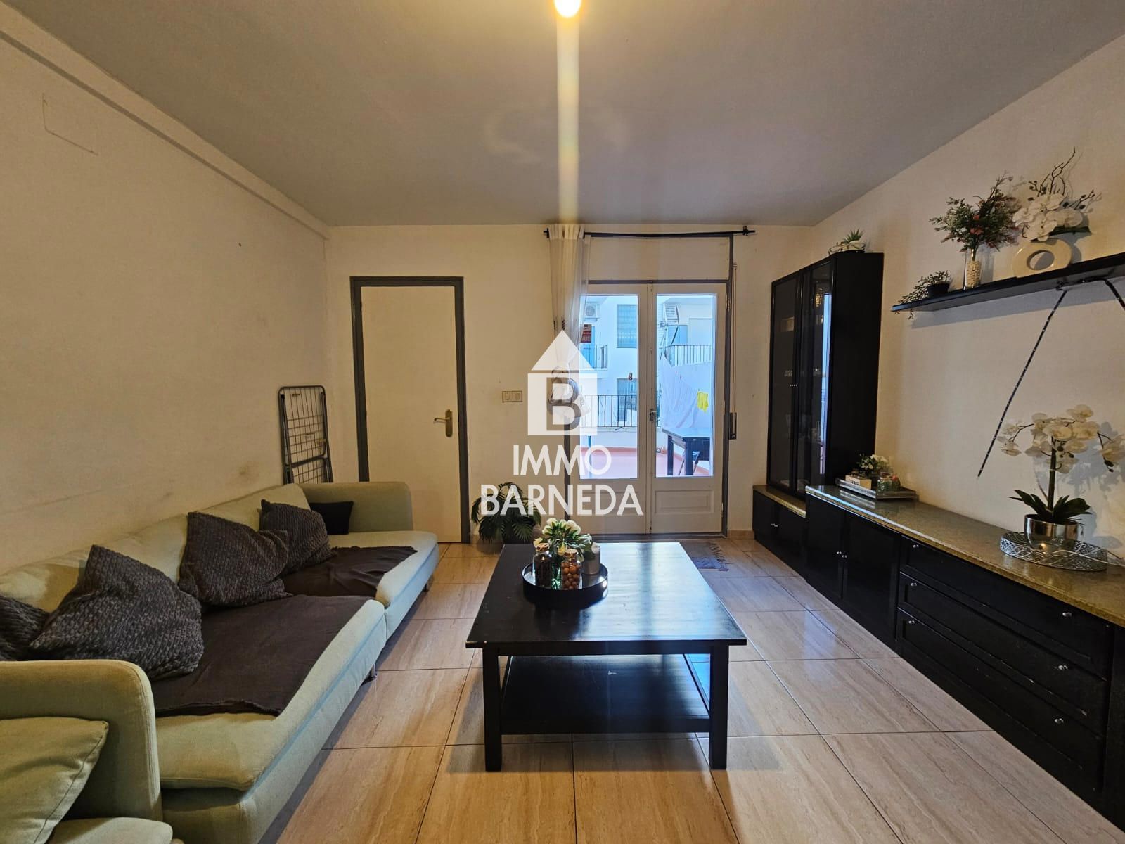 Ground floor apartment with patios in a quiet area of Roses town centre, 100 m from the beach