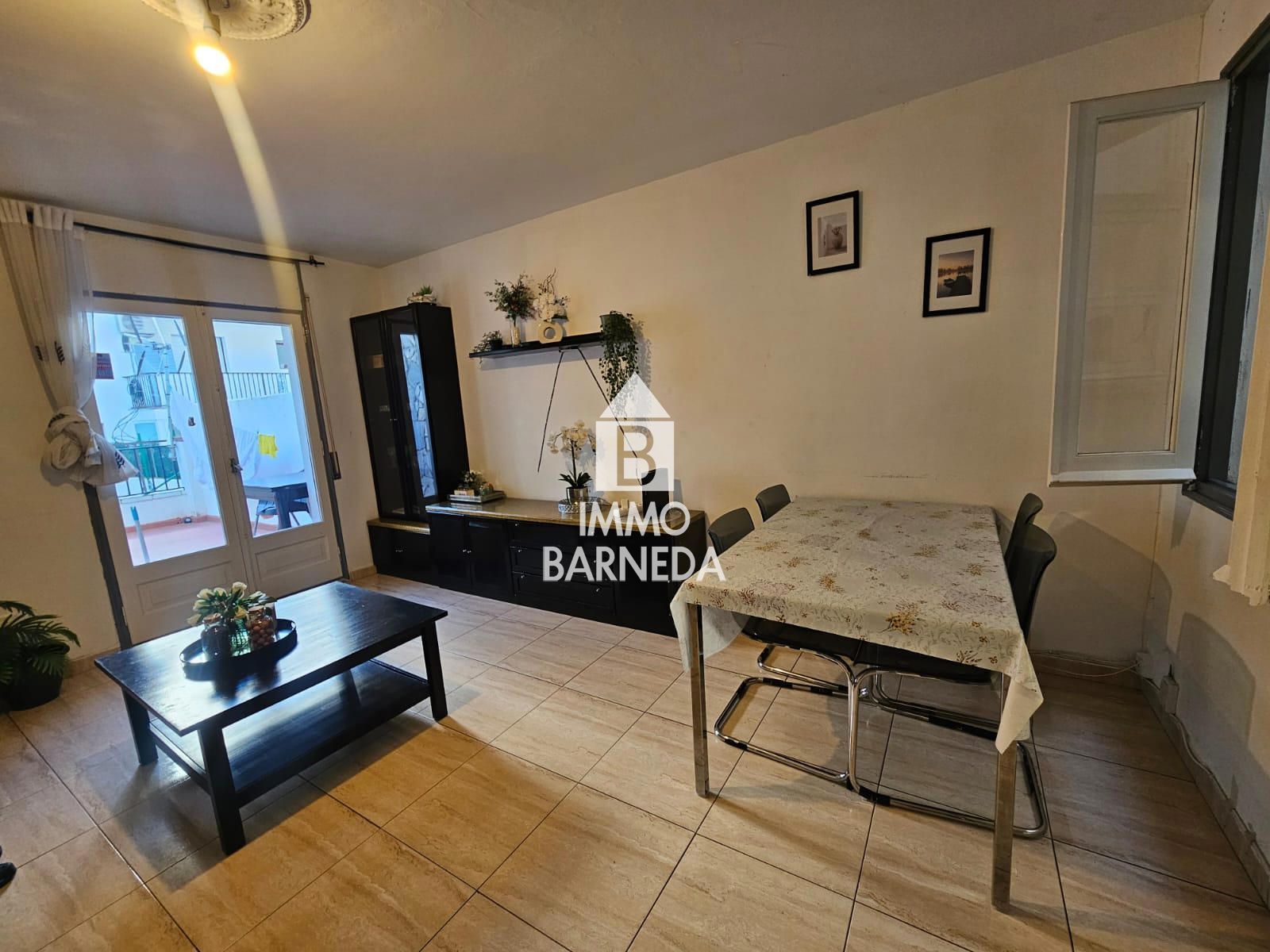 Ground floor apartment with patios in a quiet area of Roses town centre, 100 m from the beach