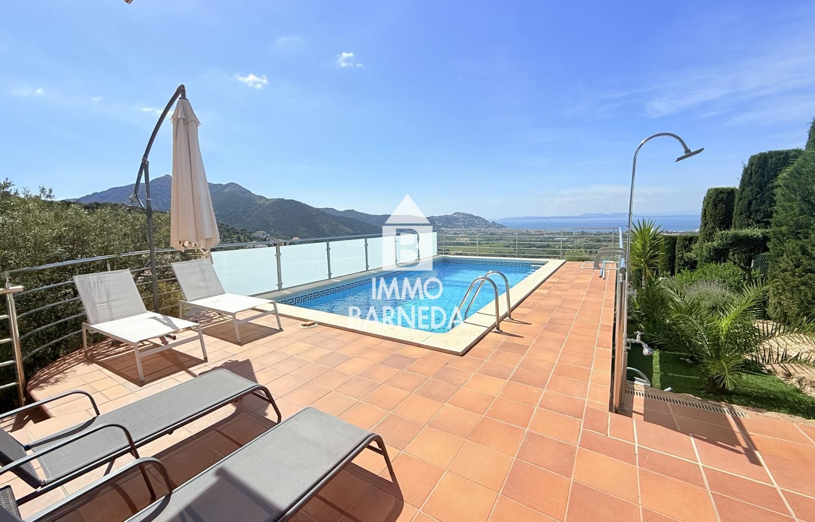 VILLA PANORÁMICA CON VISTAS AL MAR, PISCINA PRIVADA Y GRAN JARDÍN EN MAS FUMATS