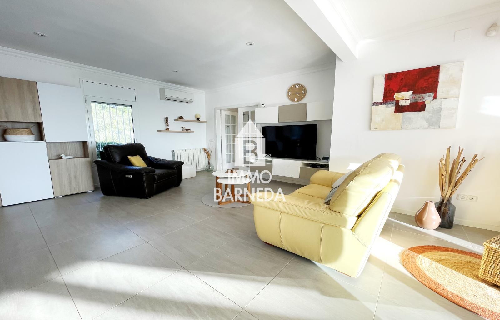 VILLA PANORÁMICA CON VISTAS AL MAR, PISCINA PRIVADA Y GRAN JARDÍN EN MAS FUMATS