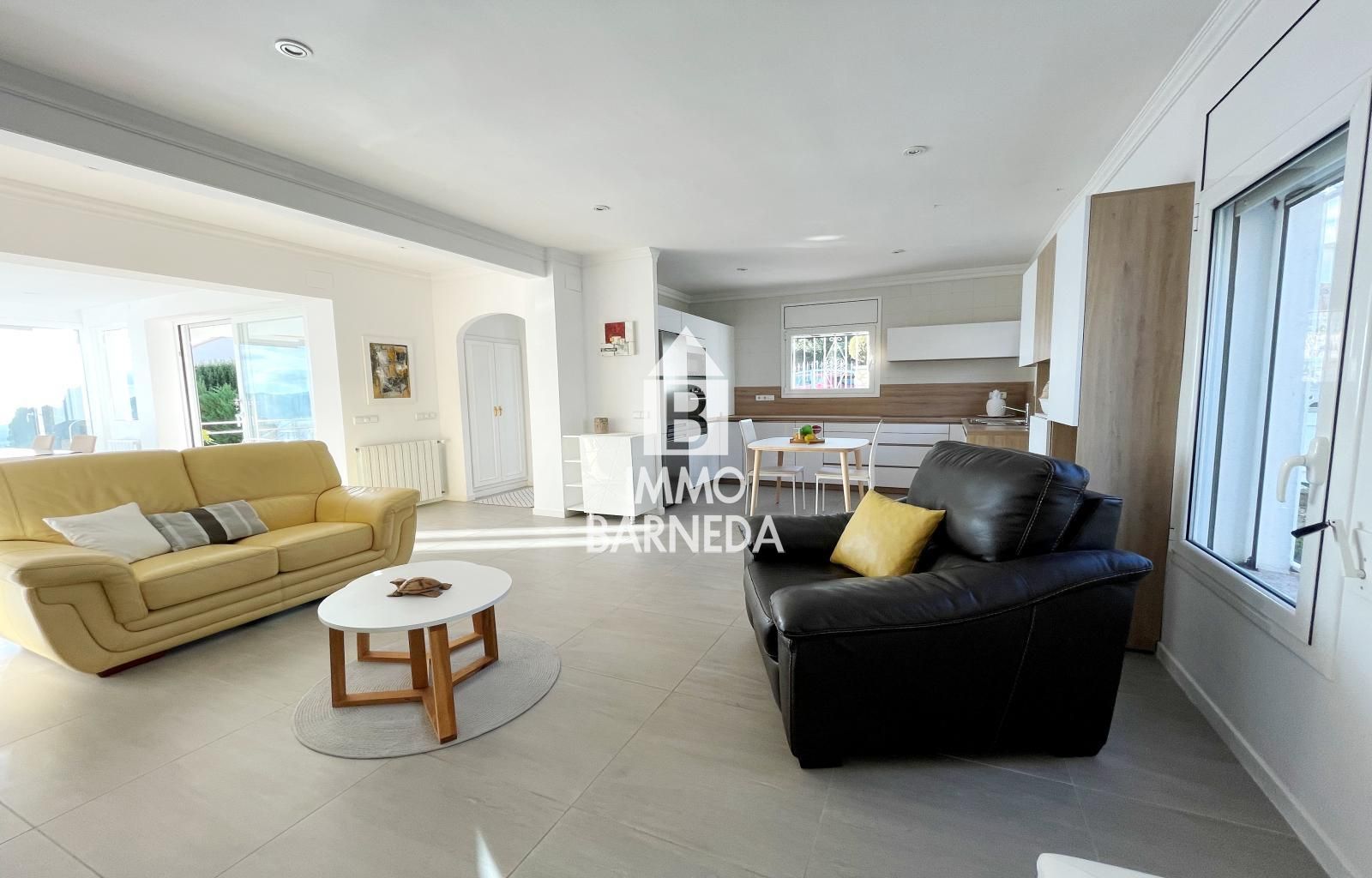 VILLA PANORÁMICA CON VISTAS AL MAR, PISCINA PRIVADA Y GRAN JARDÍN EN MAS FUMATS