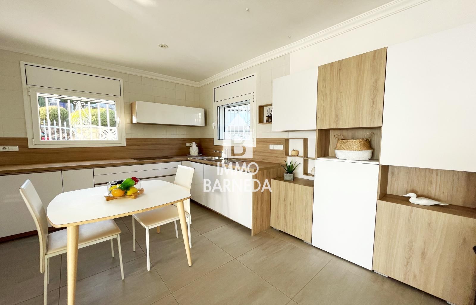 VILLA PANORÁMICA CON VISTAS AL MAR, PISCINA PRIVADA Y GRAN JARDÍN EN MAS FUMATS