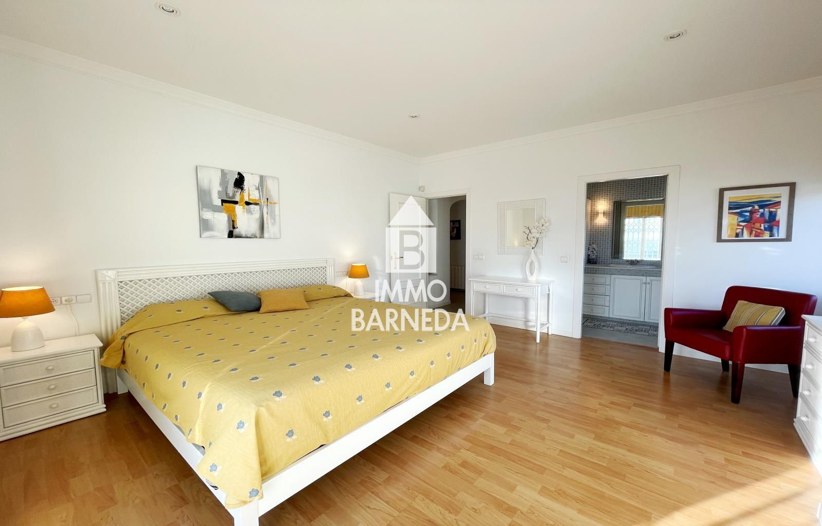 VILLA PANORÁMICA CON VISTAS AL MAR, PISCINA PRIVADA Y GRAN JARDÍN EN MAS FUMATS