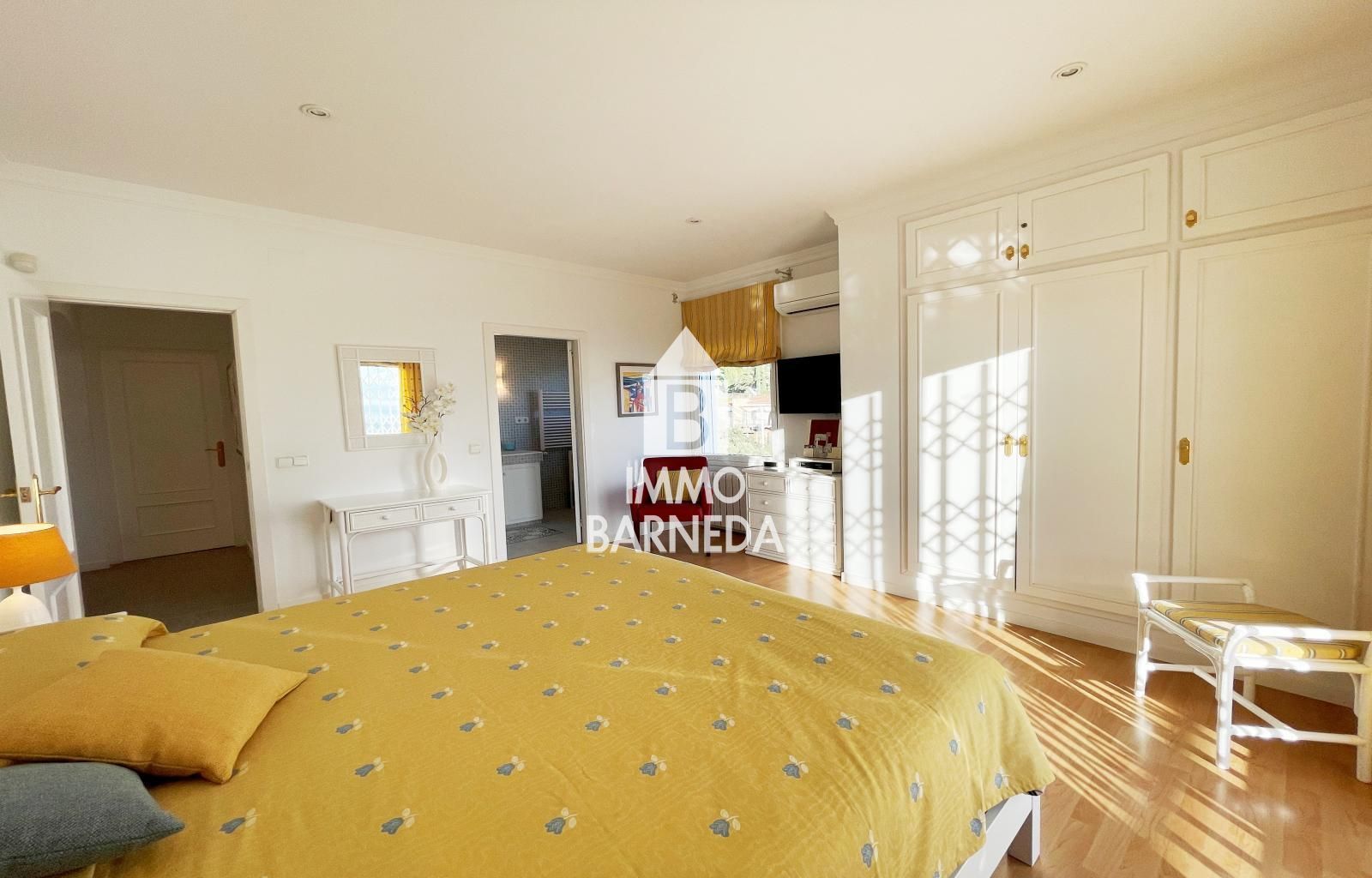 VILLA PANORÁMICA CON VISTAS AL MAR, PISCINA PRIVADA Y GRAN JARDÍN EN MAS FUMATS