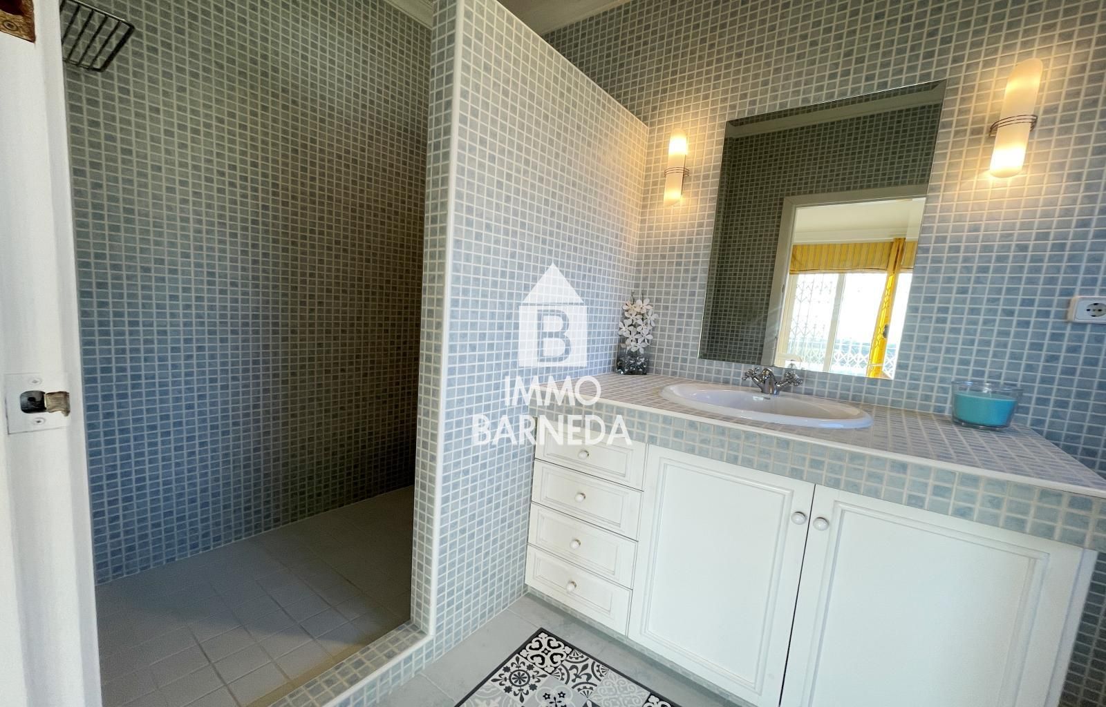 VILLA PANORÁMICA CON VISTAS AL MAR, PISCINA PRIVADA Y GRAN JARDÍN EN MAS FUMATS