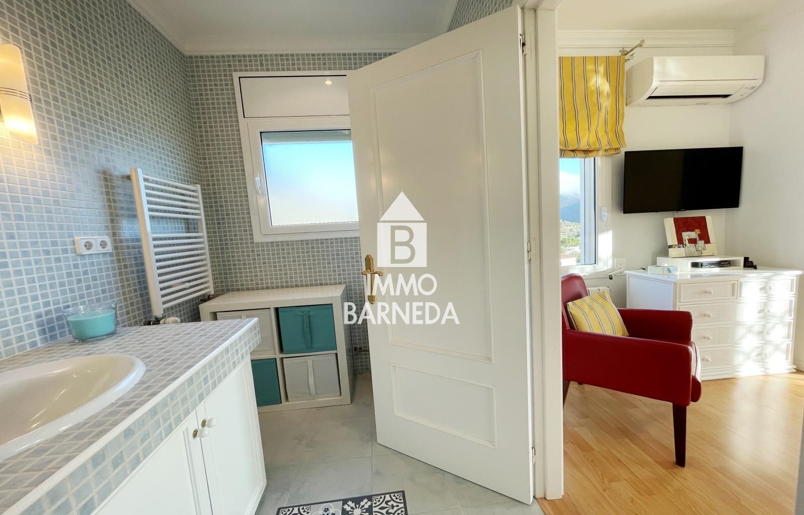 VILLA PANORÁMICA CON VISTAS AL MAR, PISCINA PRIVADA Y GRAN JARDÍN EN MAS FUMATS