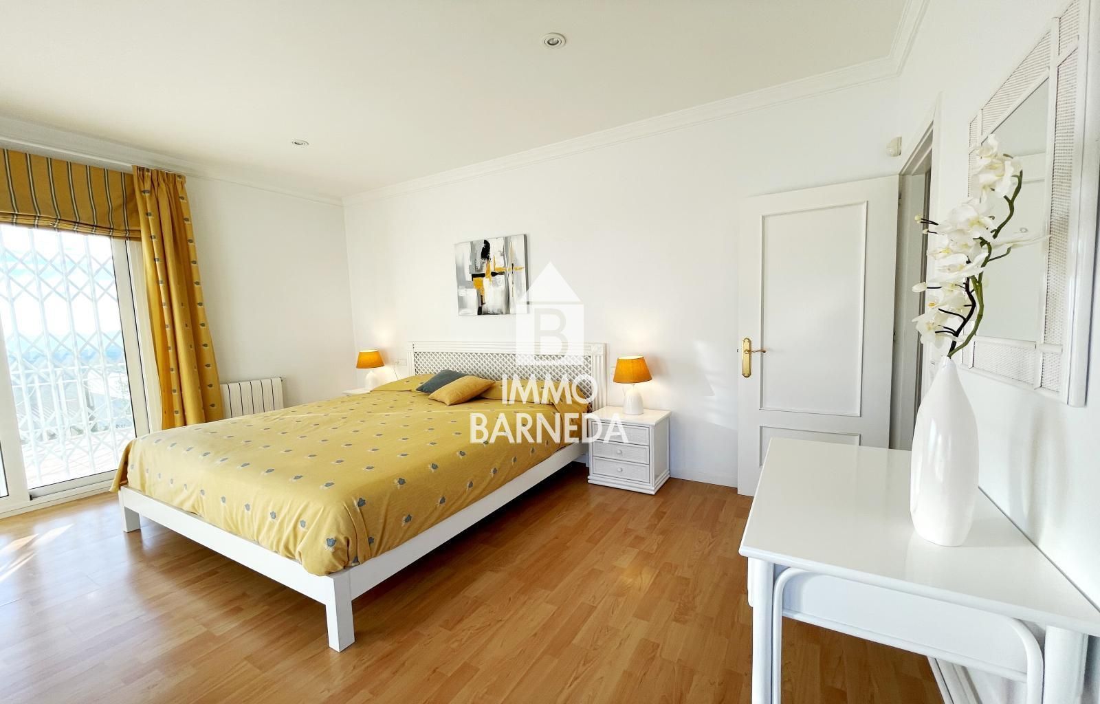 VILLA PANORÁMICA CON VISTAS AL MAR, PISCINA PRIVADA Y GRAN JARDÍN EN MAS FUMATS