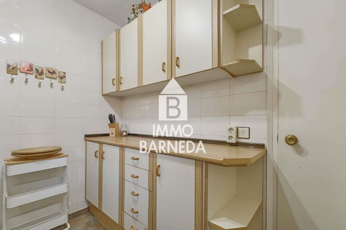 Encantadora casa adossada a residència segura amb jardí i piscina comunitària