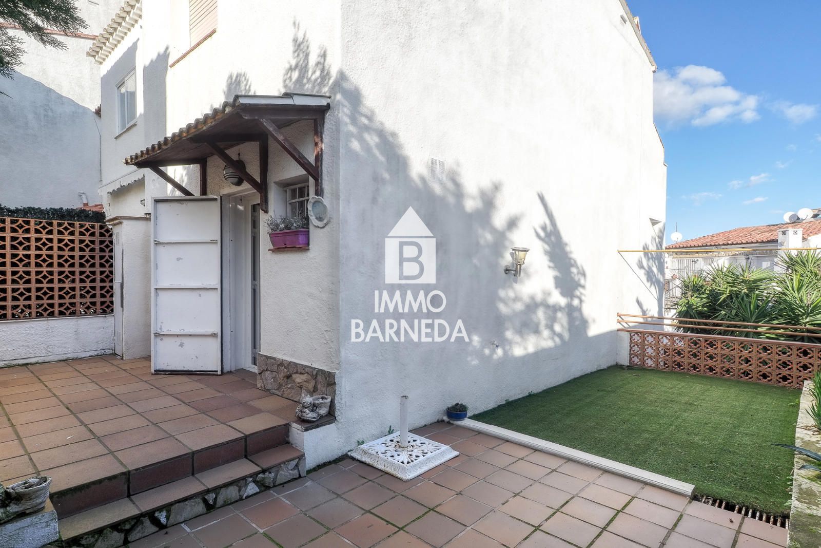 Maison chaleureuse avec terrain à Puig Rom avec piscine communautaire et garage privé