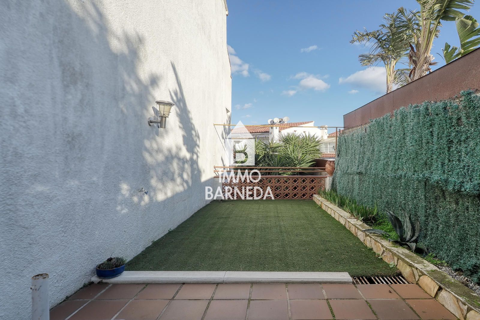 Maison chaleureuse avec terrain à Puig Rom avec piscine communautaire et garage privé