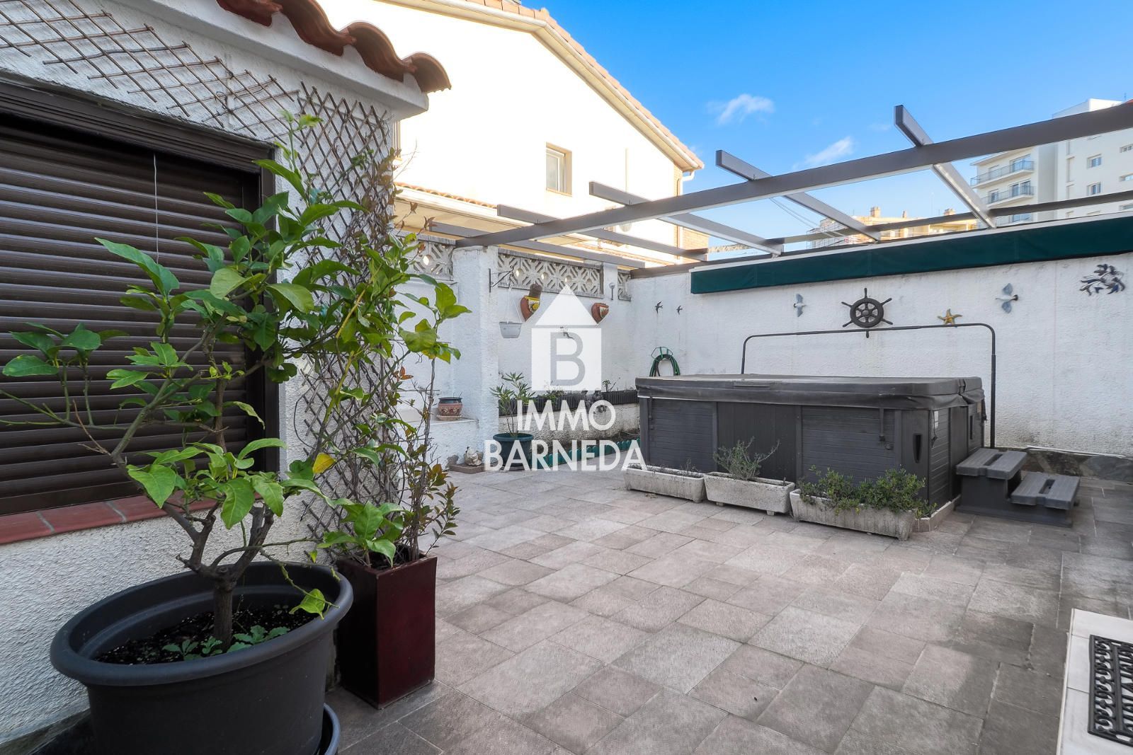 Charmante maison mitoyenne avec jardin à 900 m de la plage à Mas Matas