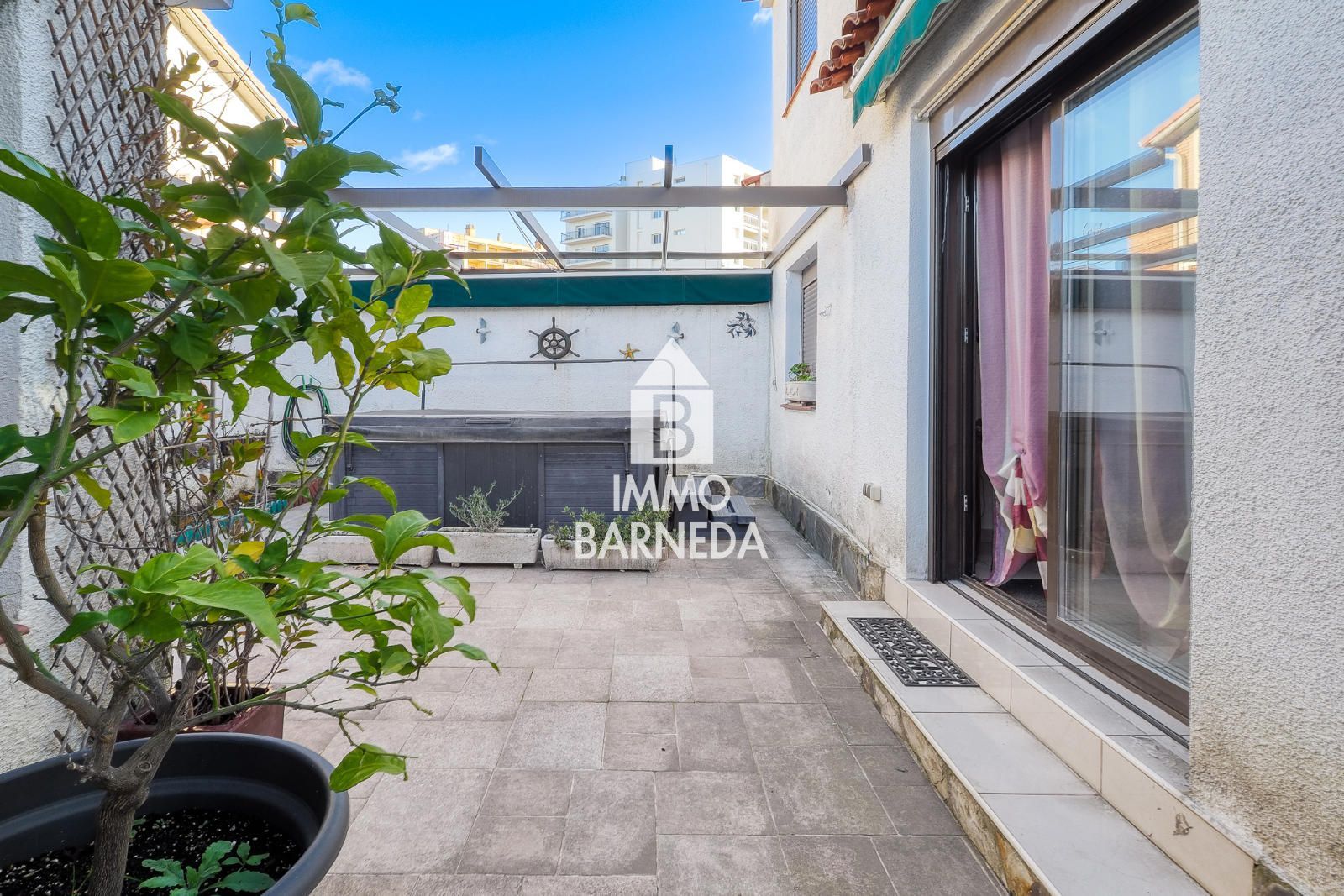 Charmante maison mitoyenne avec jardin à 900 m de la plage à Mas Matas