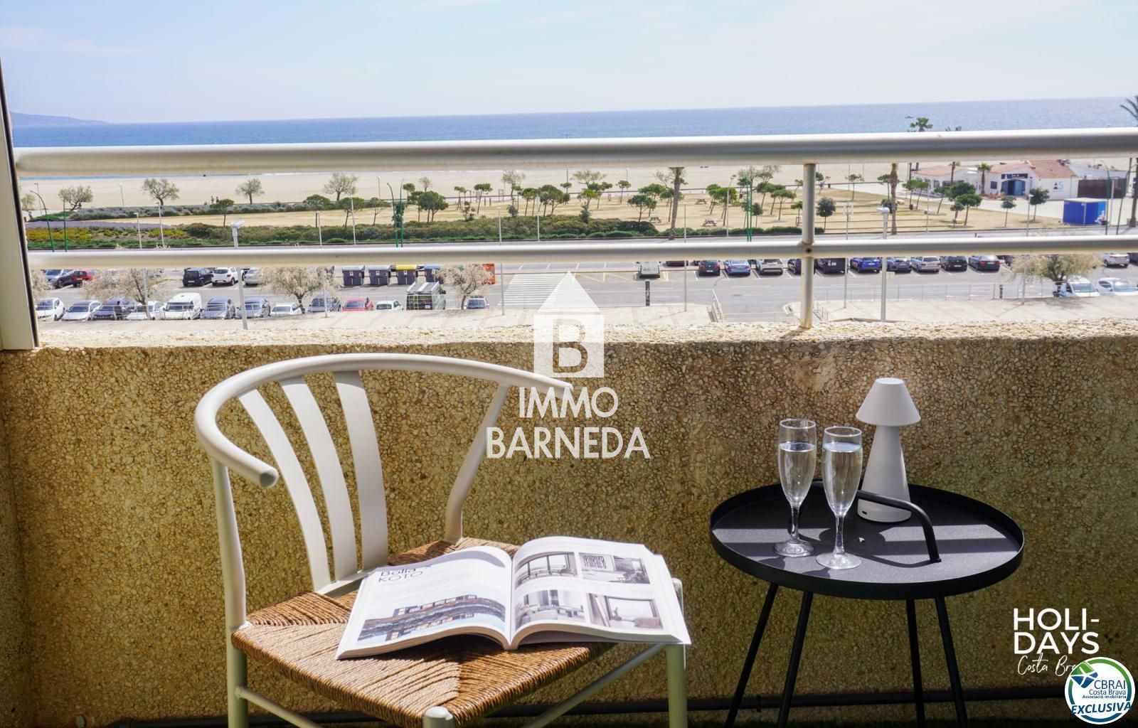 Encantador Estudio con Vistas al Mar y Terraza Privada