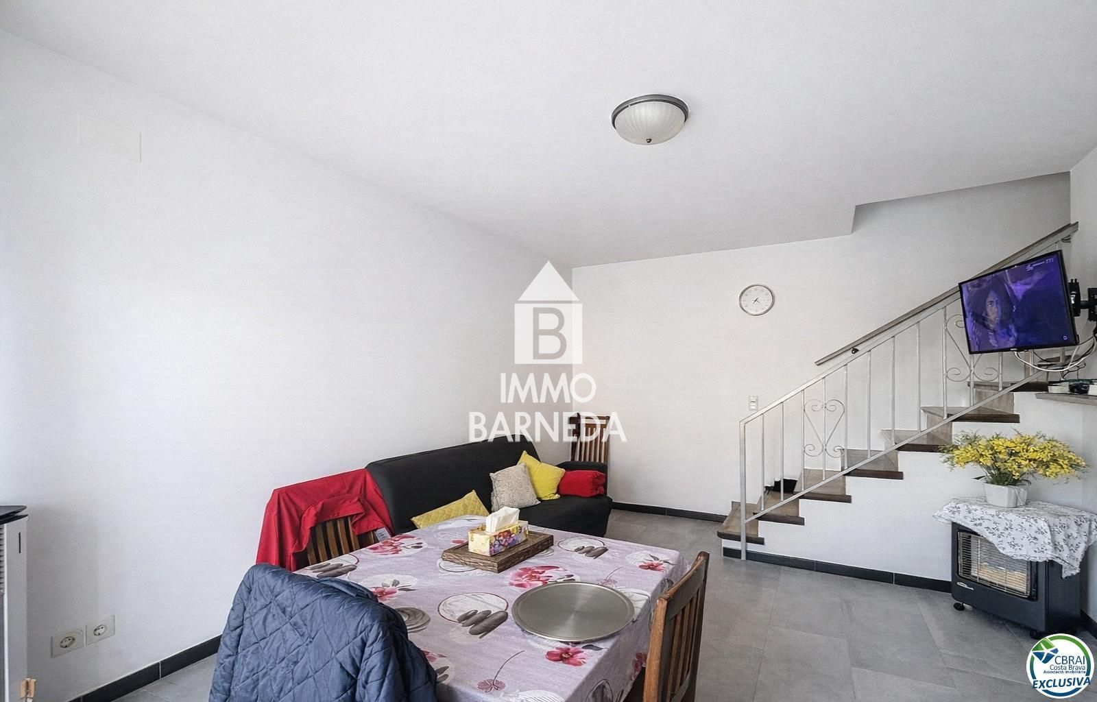 Charming house with community pool in a quiet area of Empuriabrava.