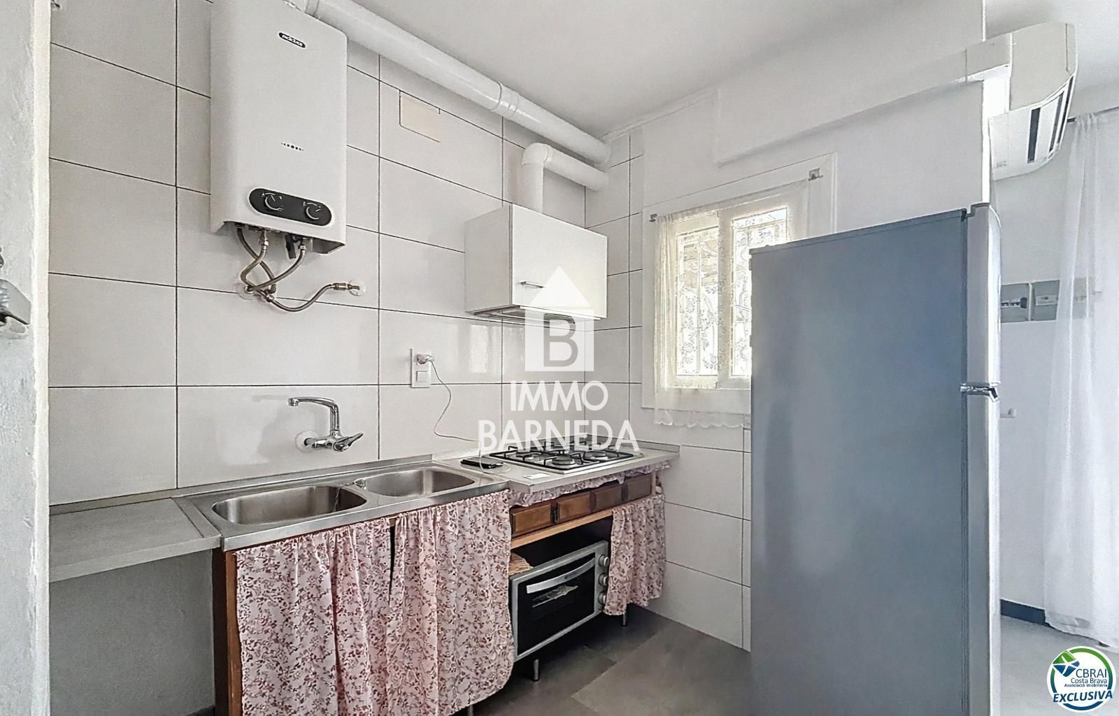 Charming house with community pool in a quiet area of Empuriabrava.