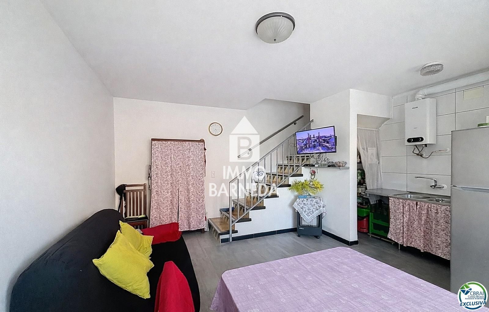 Charming house with community pool in a quiet area of Empuriabrava.