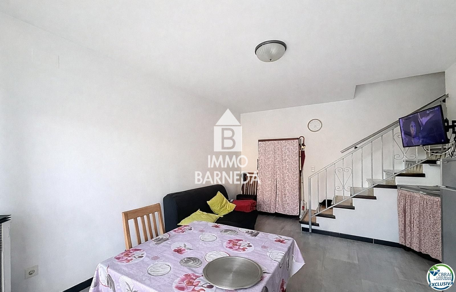 Charming house with community pool in a quiet area of Empuriabrava.