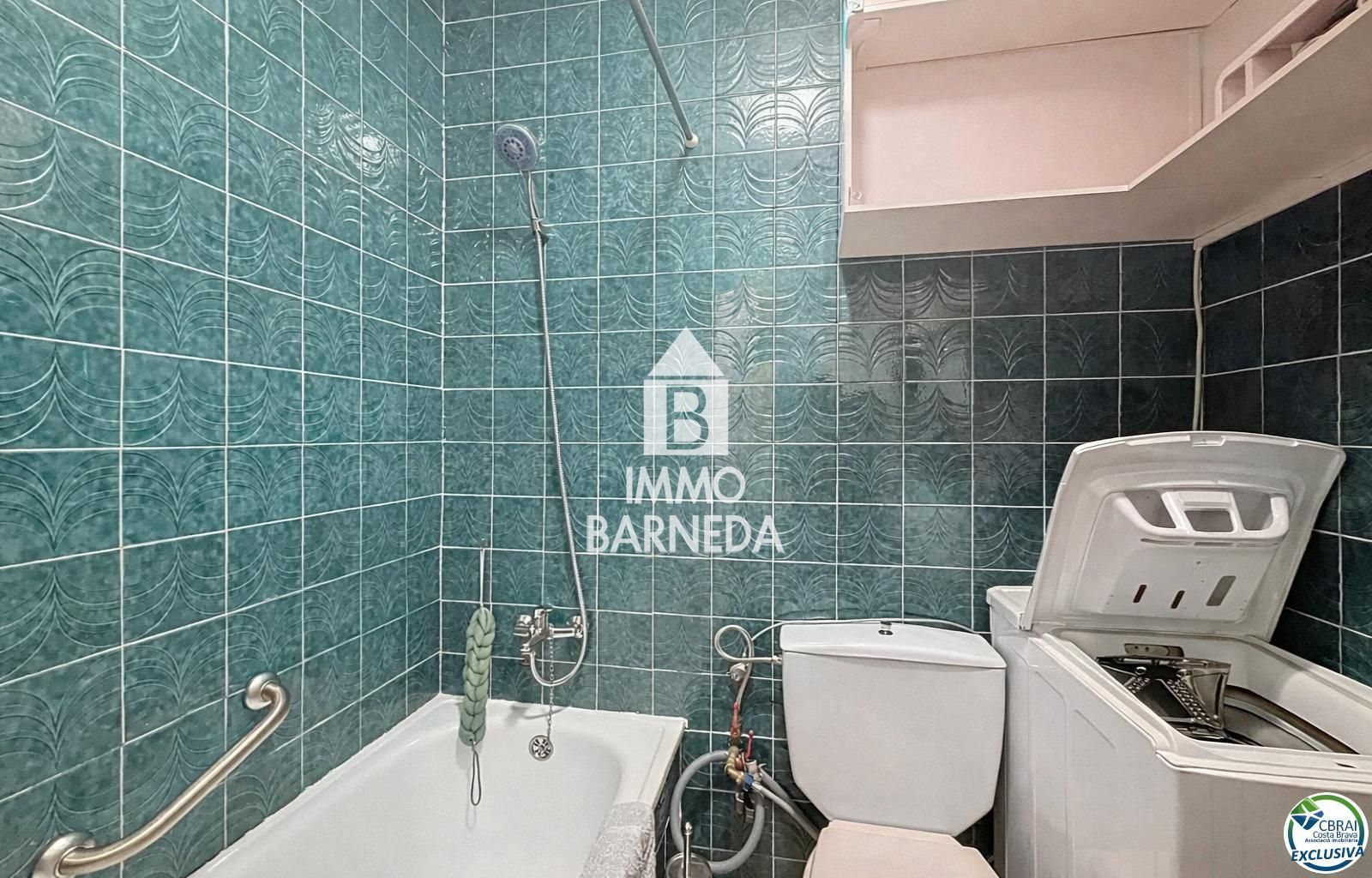 Charming house with community pool in a quiet area of Empuriabrava.