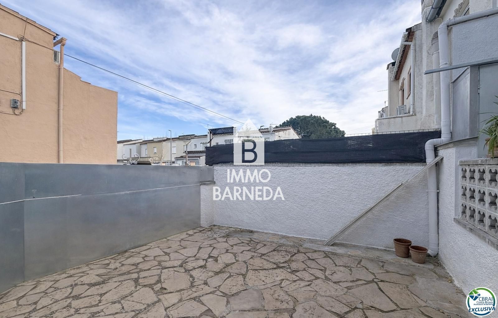 Charming house with community pool in a quiet area of Empuriabrava.