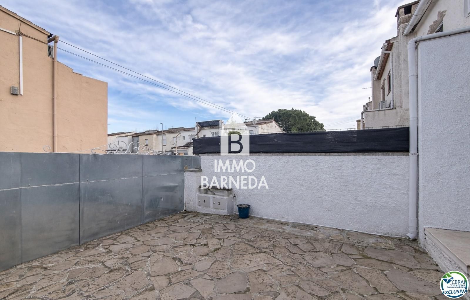 Charming house with community pool in a quiet area of Empuriabrava.