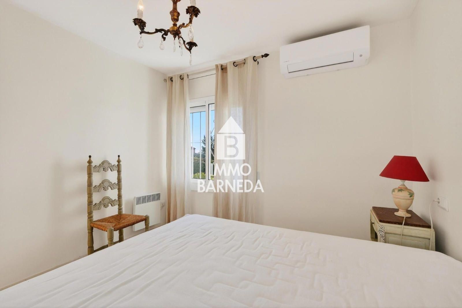 LES GARRIGUES Charmant appartement rénové avec jardins et parking communautaire