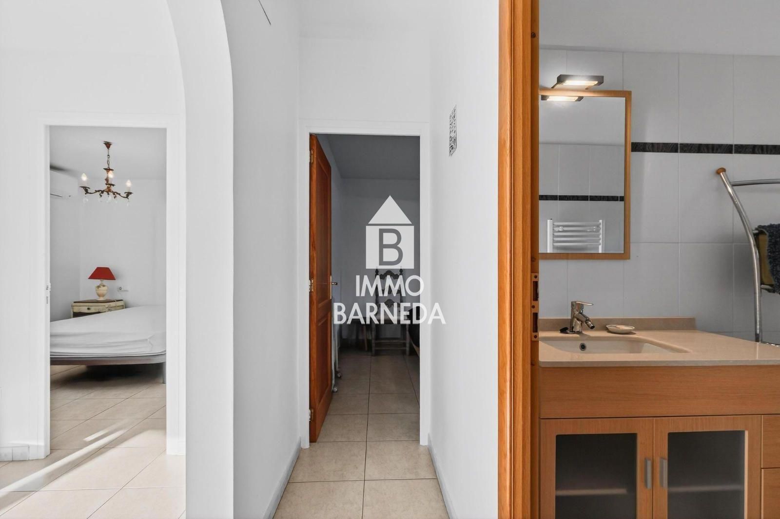 LES GARRIGUES Charmant appartement rénové avec jardins et parking communautaire