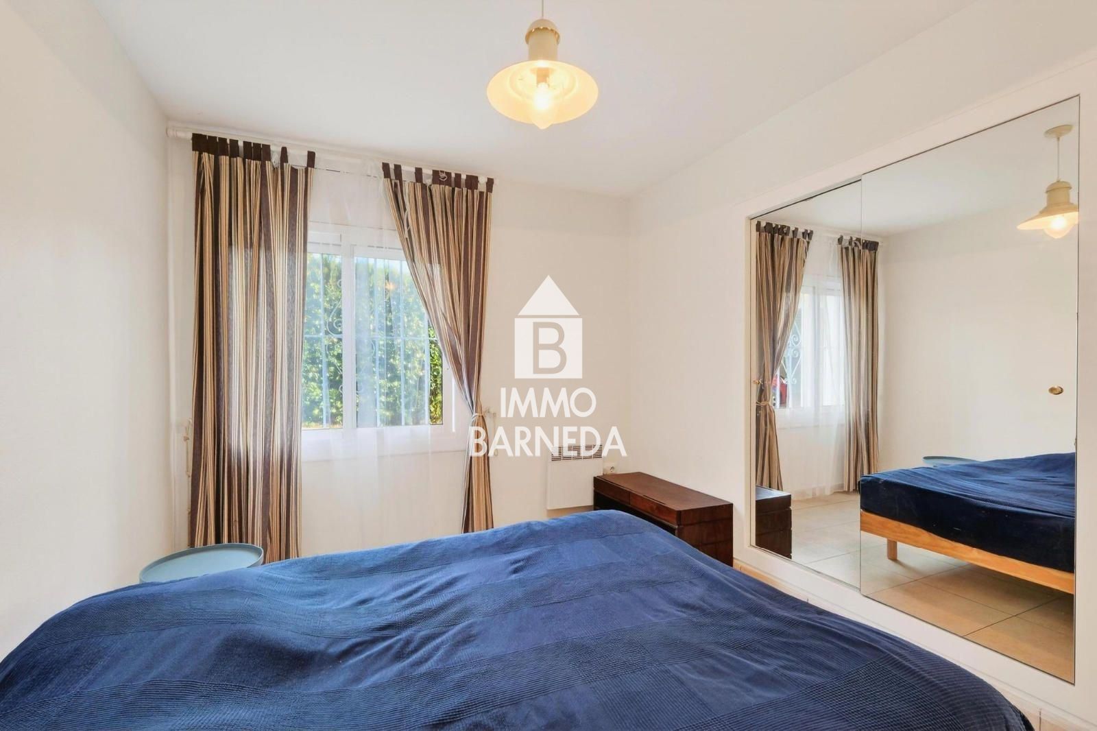 LES GARRIGUES Charmant appartement rénové avec jardins et parking communautaire