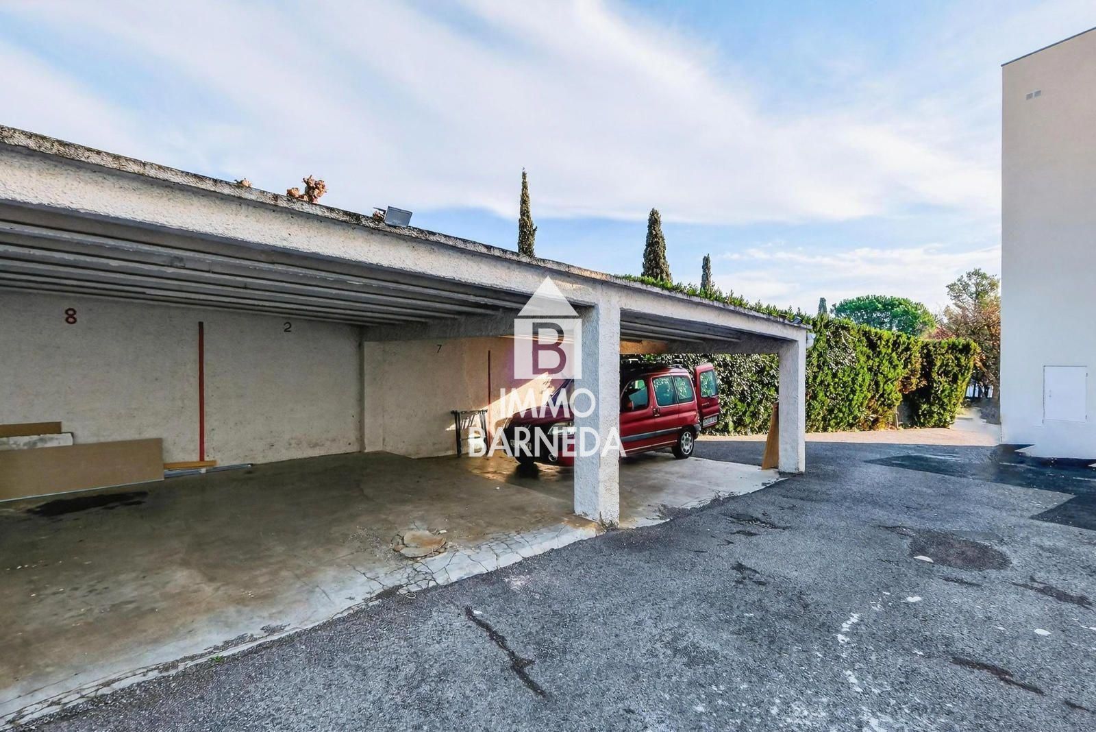 LES GARRIGUES Charmant appartement rénové avec jardins et parking communautaire