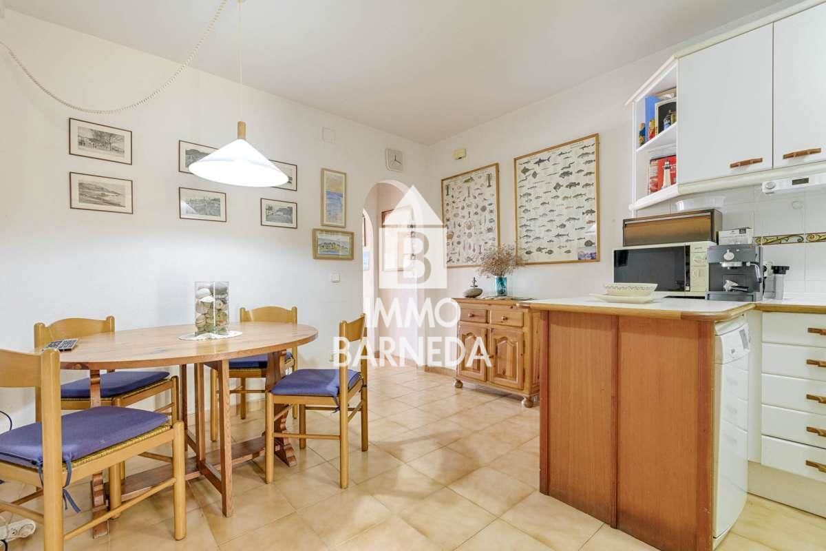 Exclusive house with a 10x4 m mooring and views of the natural park, canal, and sea in Roses