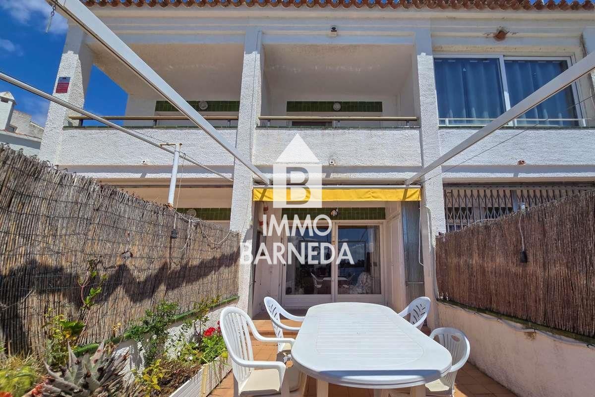 Exclusive house with a 10x4 m mooring and views of the natural park, canal, and sea in Roses