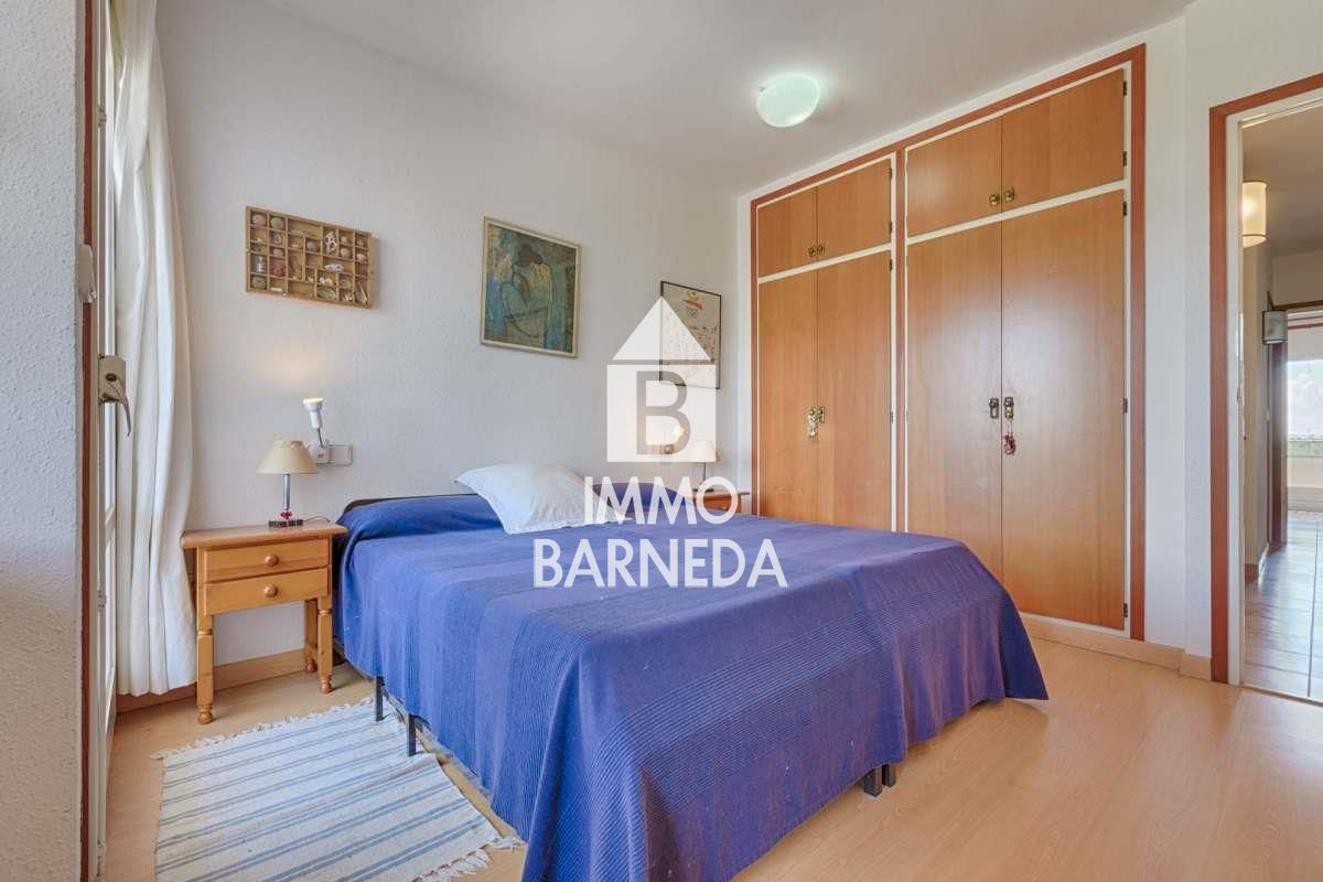 Exclusive house with a 10x4 m mooring and views of the natural park, canal, and sea in Roses