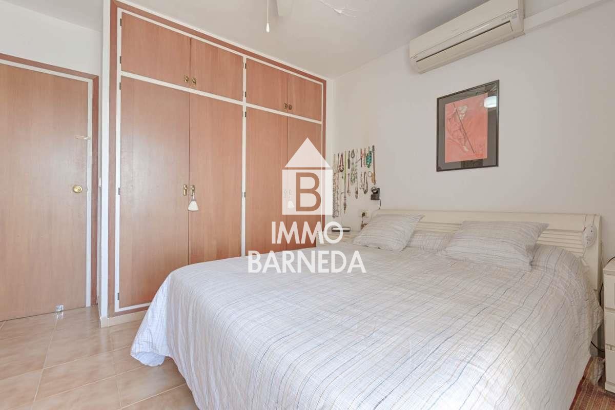 Exclusive house with a 10x4 m mooring and views of the natural park, canal, and sea in Roses