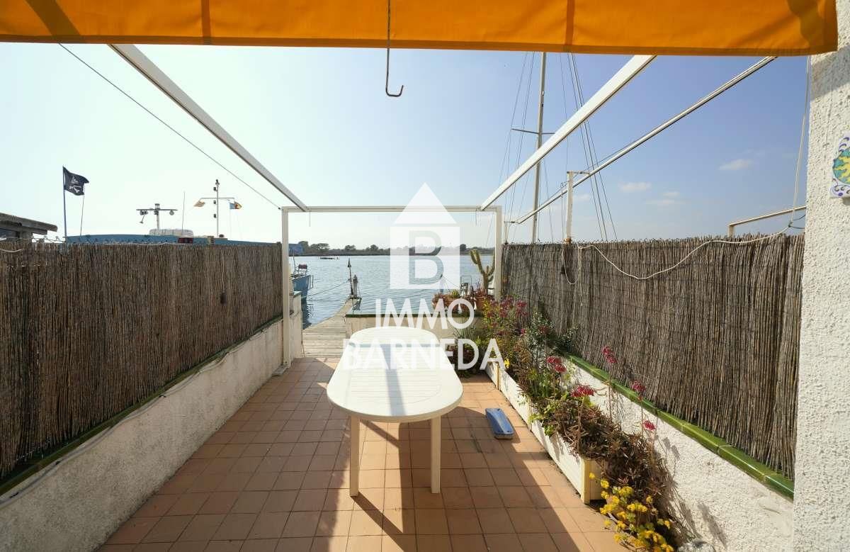 Exclusive house with a 10x4 m mooring and views of the natural park, canal, and sea in Roses