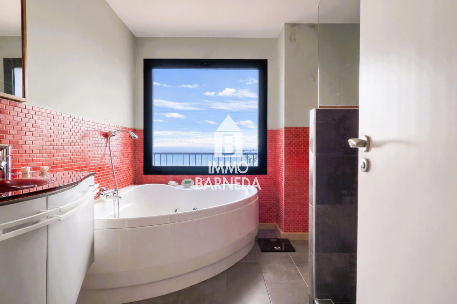 ✨ Maison exclusive avec vue sur la mer à Canyelles – À 300 m de la plage ✨