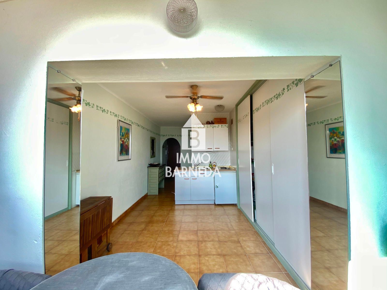 Estudi en primera línia amb vistes al mar a Empuriabrava