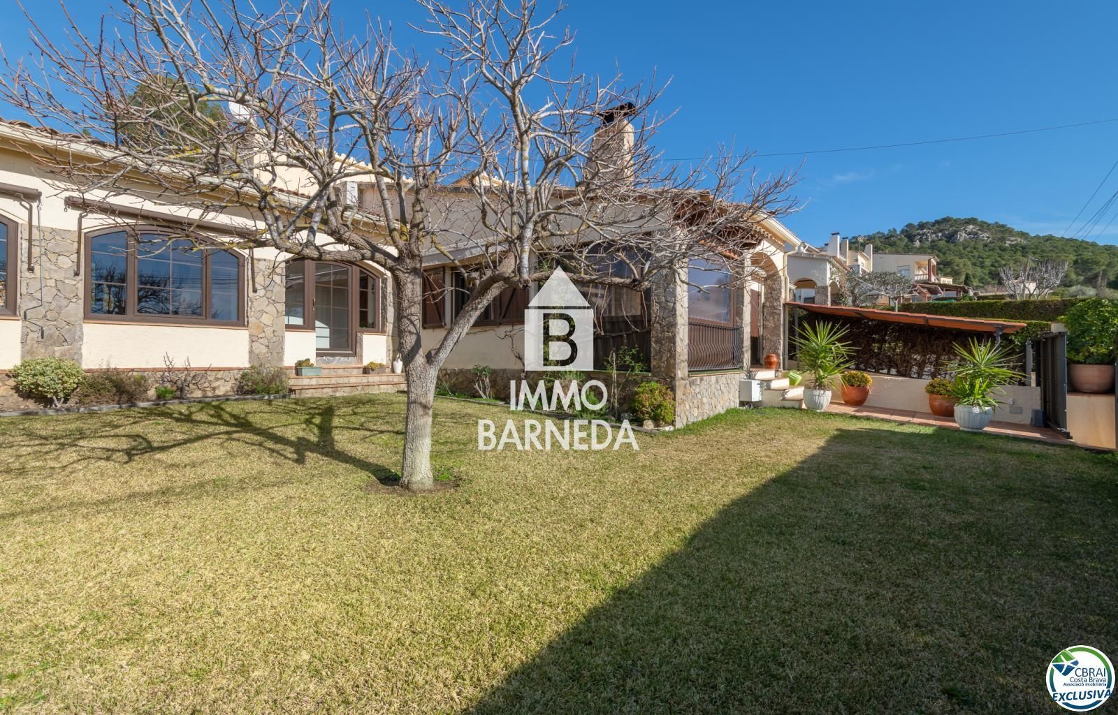 House with sea views in Torre Gran – 580 m² plot