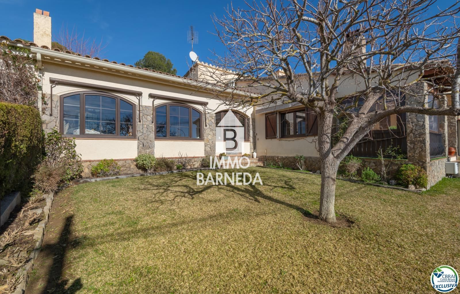 House with sea views in Torre Gran – 580 m² plot