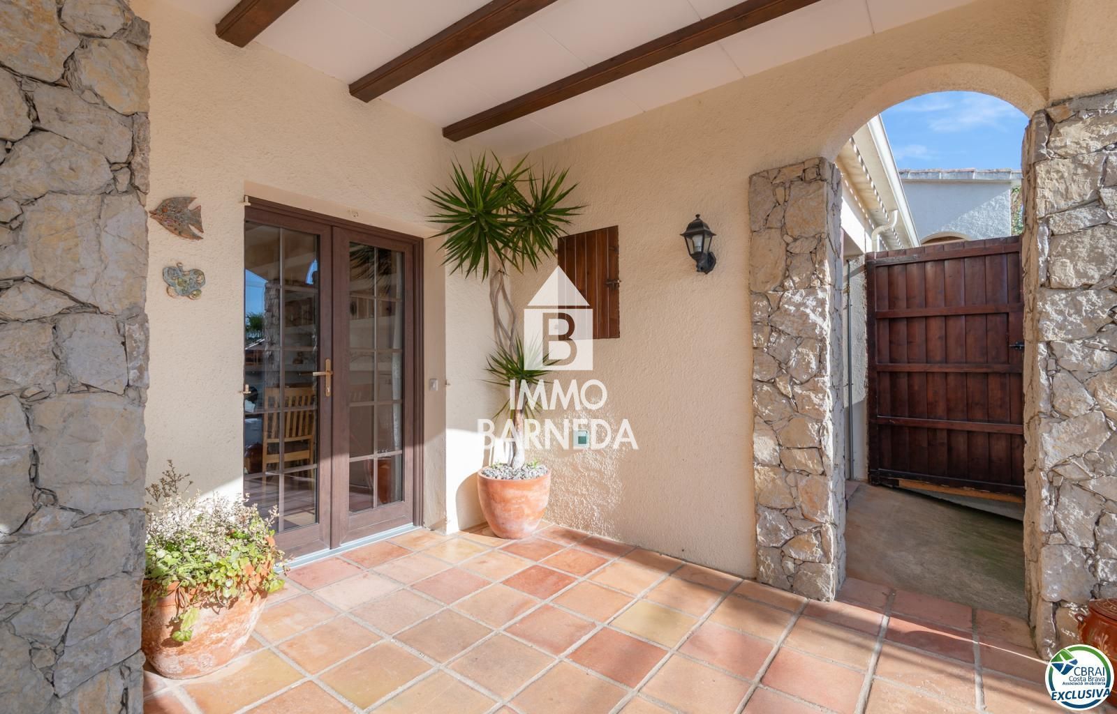 House with sea views in Torre Gran – 580 m² plot