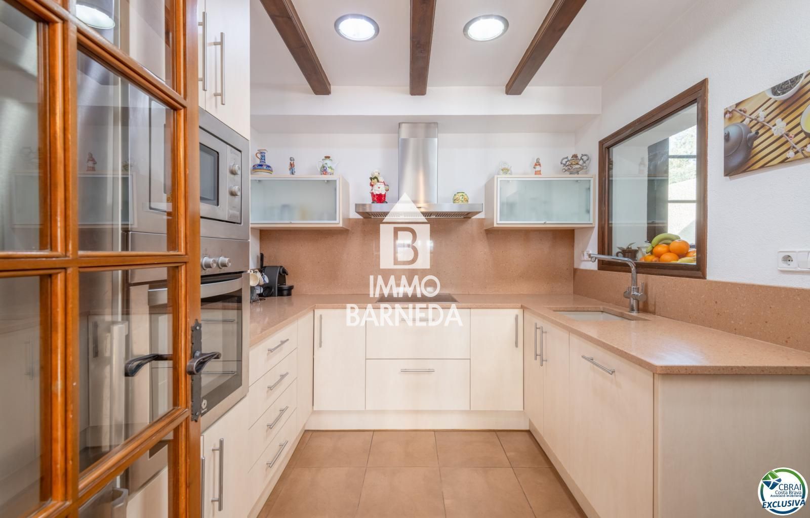 House with sea views in Torre Gran – 580 m² plot