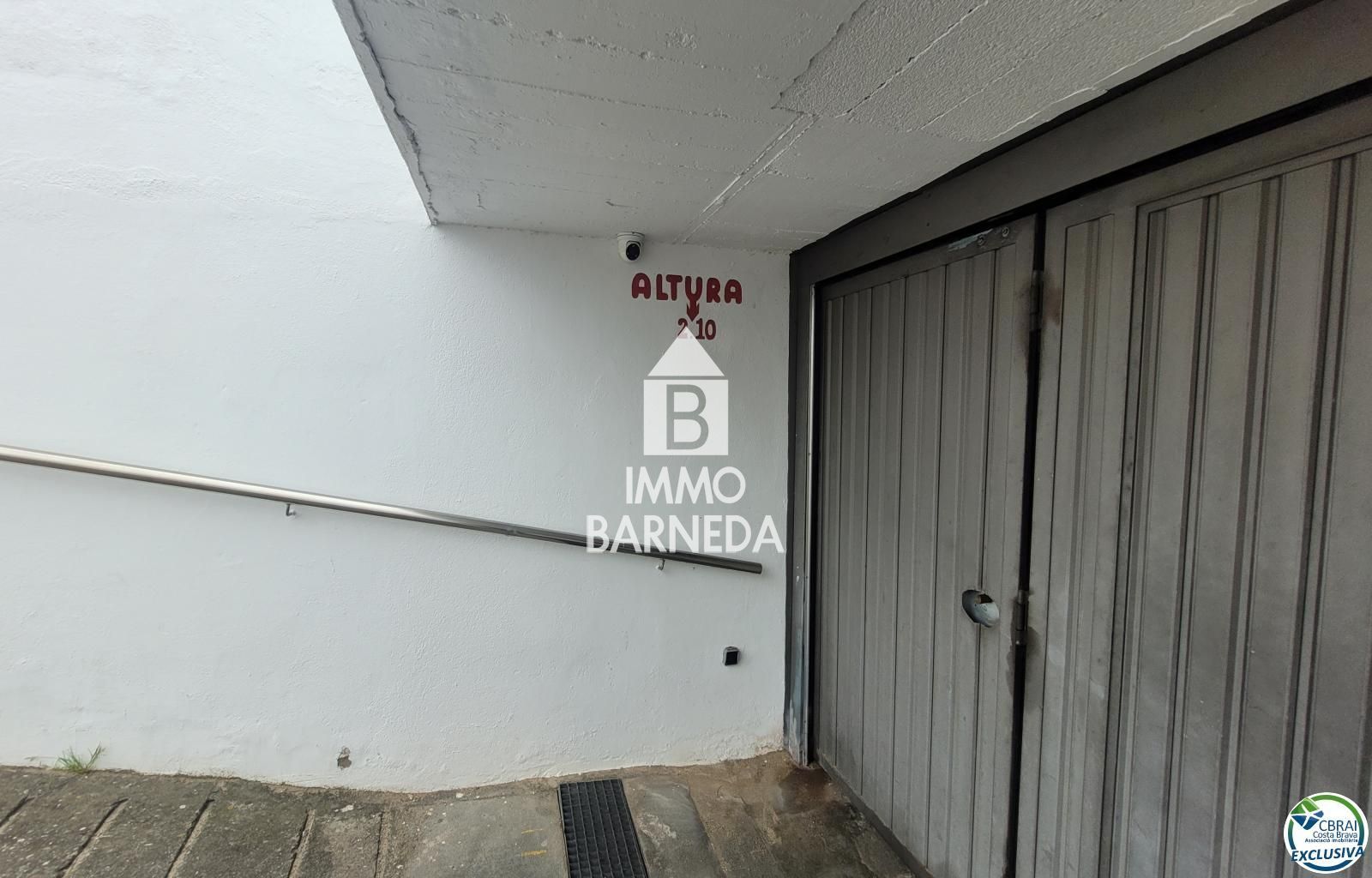 EMPURIABRAVA-DELTA MUGA: Plaça d'aparcament subterrani en venda