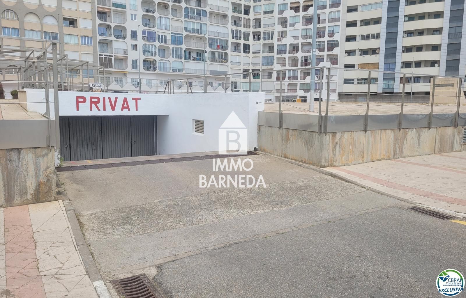 EMPURIABRAVA-DELTA MUGA: Plaça d'aparcament subterrani en venda
