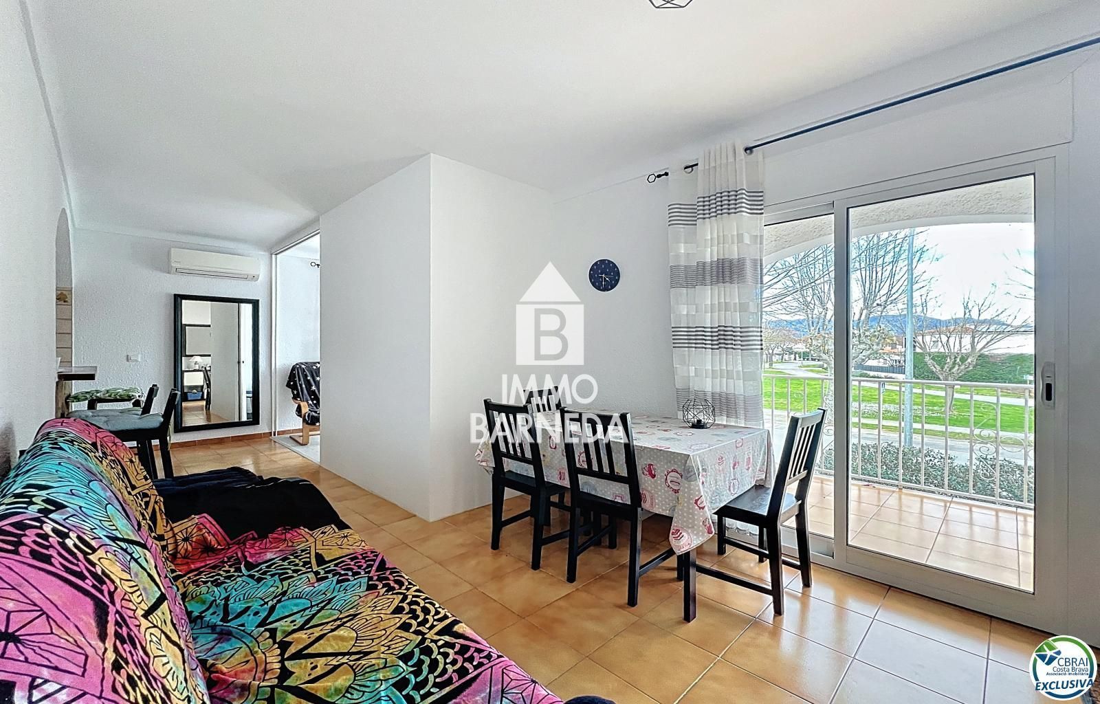 Detached Villa for sale in Empuriabrava, with 1,539 ft2, 4 rooms and 2 bathrooms and Garage.