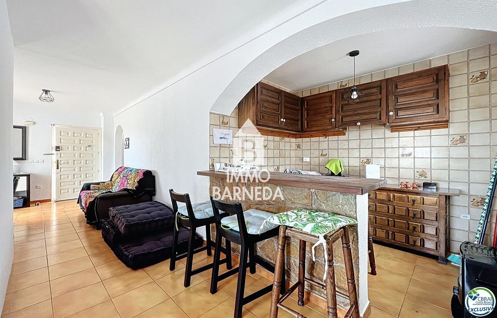 Detached Villa for sale in Empuriabrava, with 1,539 ft2, 4 rooms and 2 bathrooms and Garage.