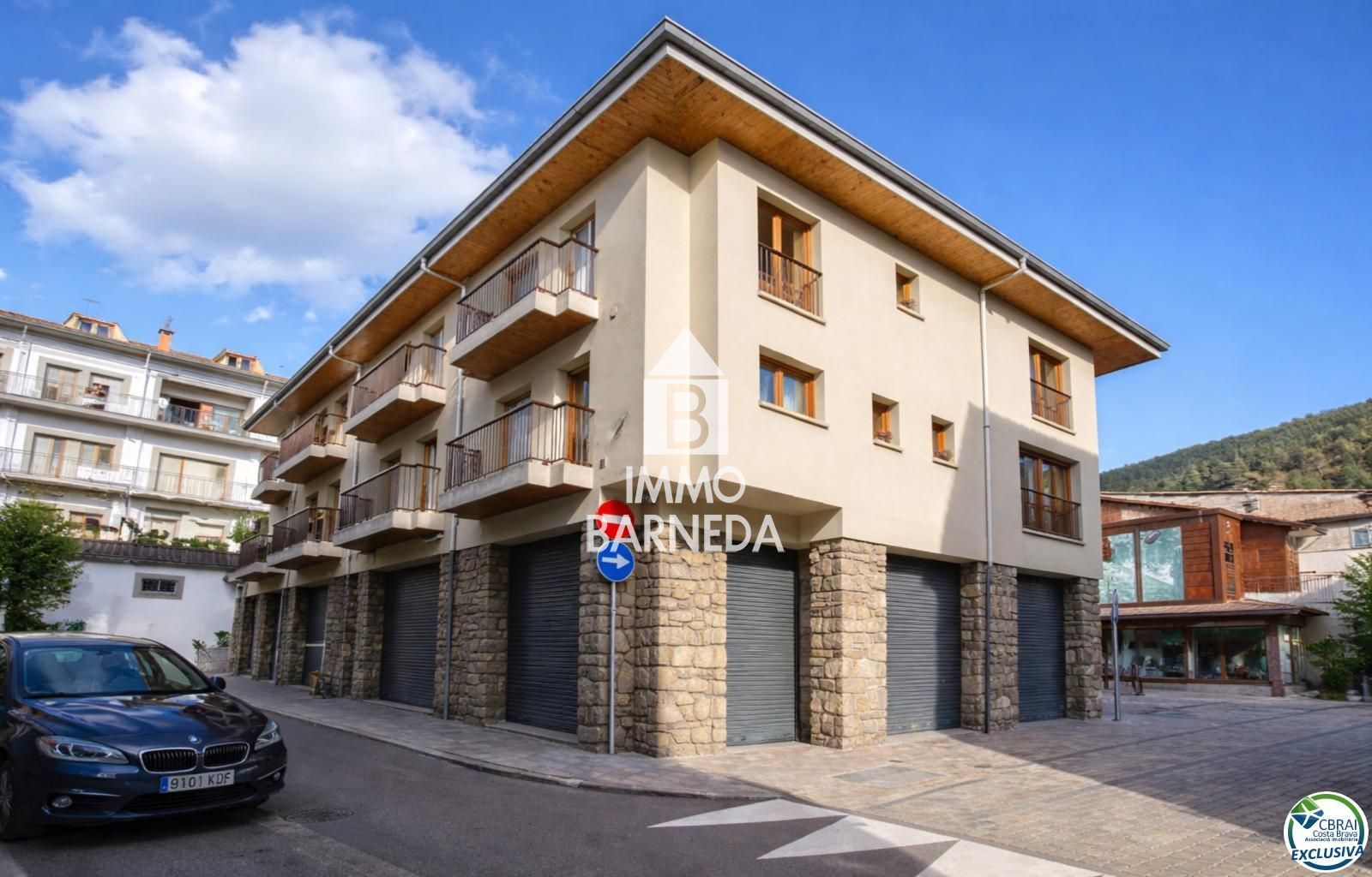 Spacious village house with garage, lift, 4 bedrooms