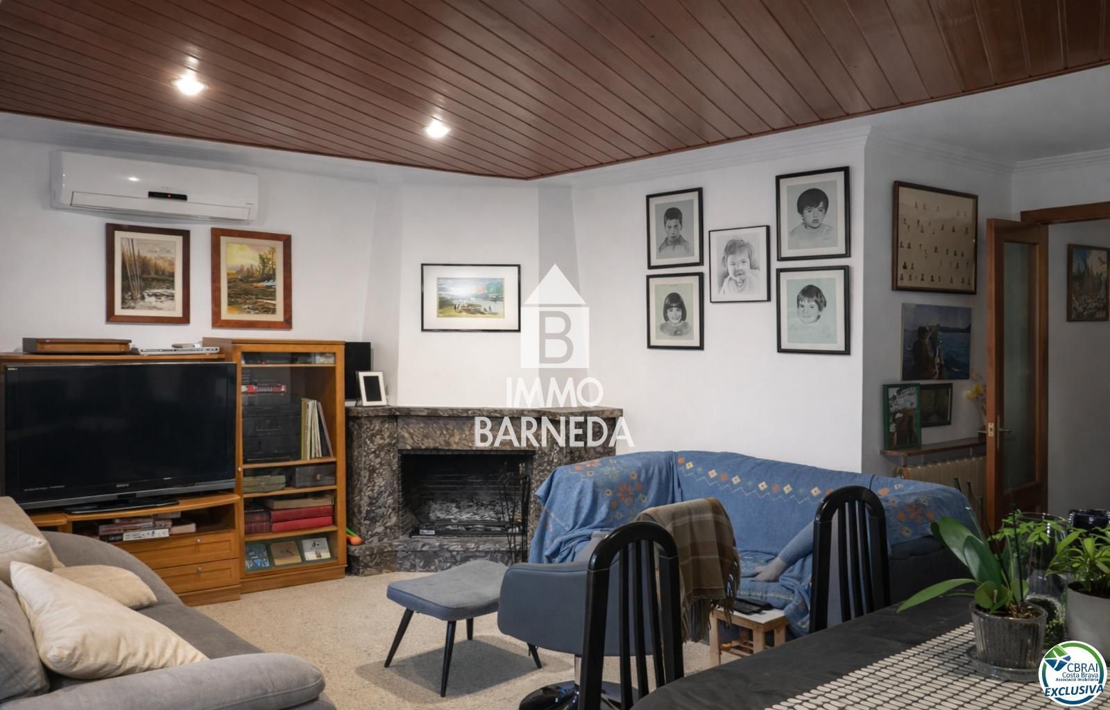 Spacious village house with garage, lift, 4 bedrooms