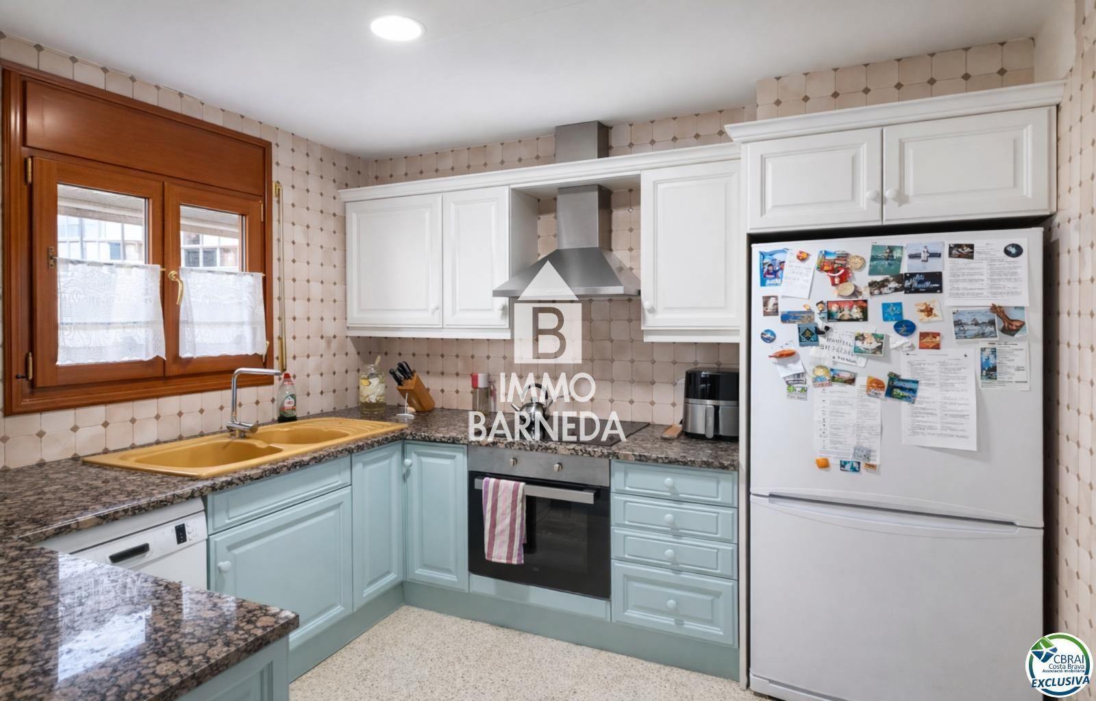 Spacious village house with garage, lift, 4 bedrooms