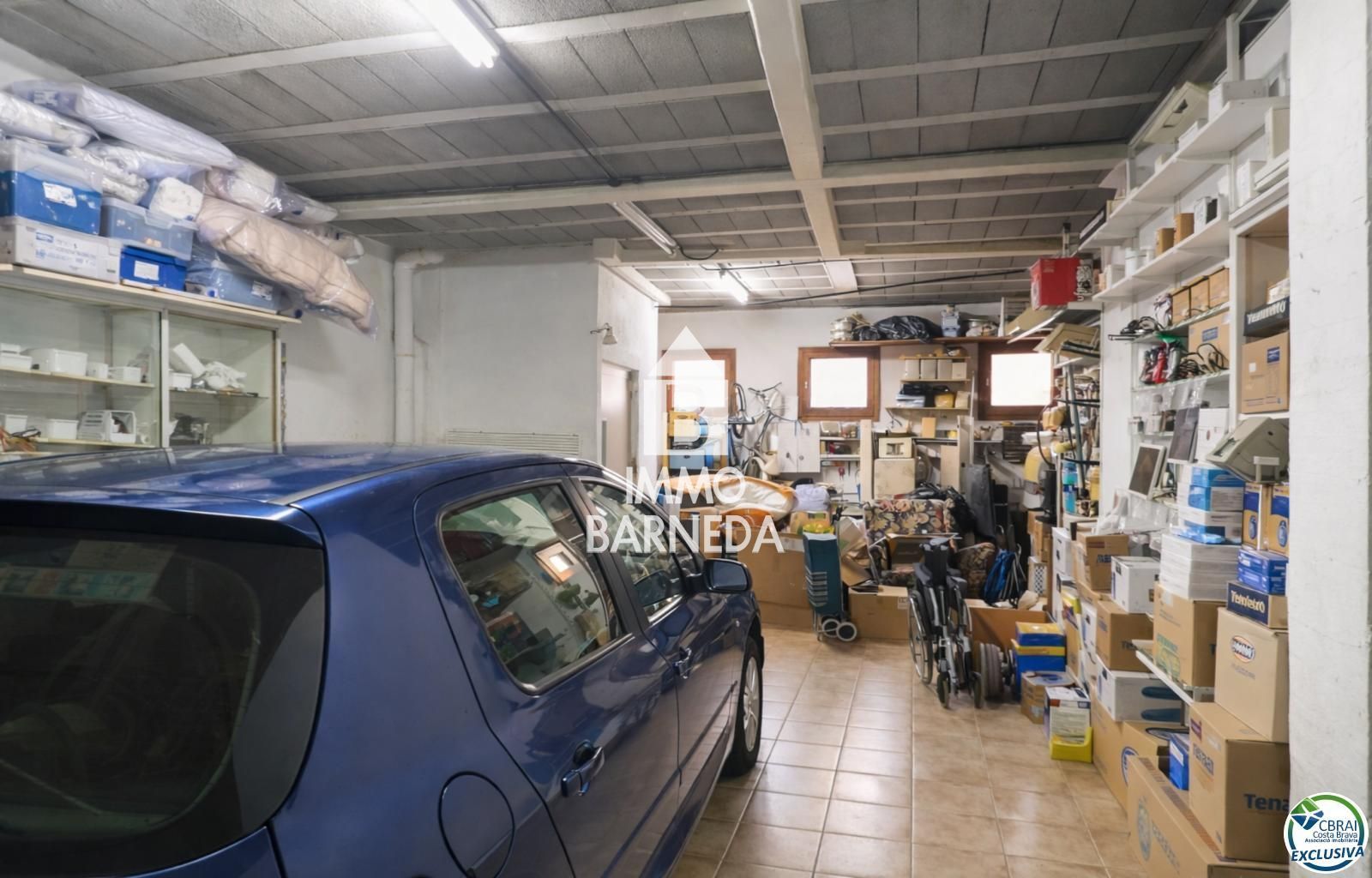 Spacious village house with garage, lift, 4 bedrooms