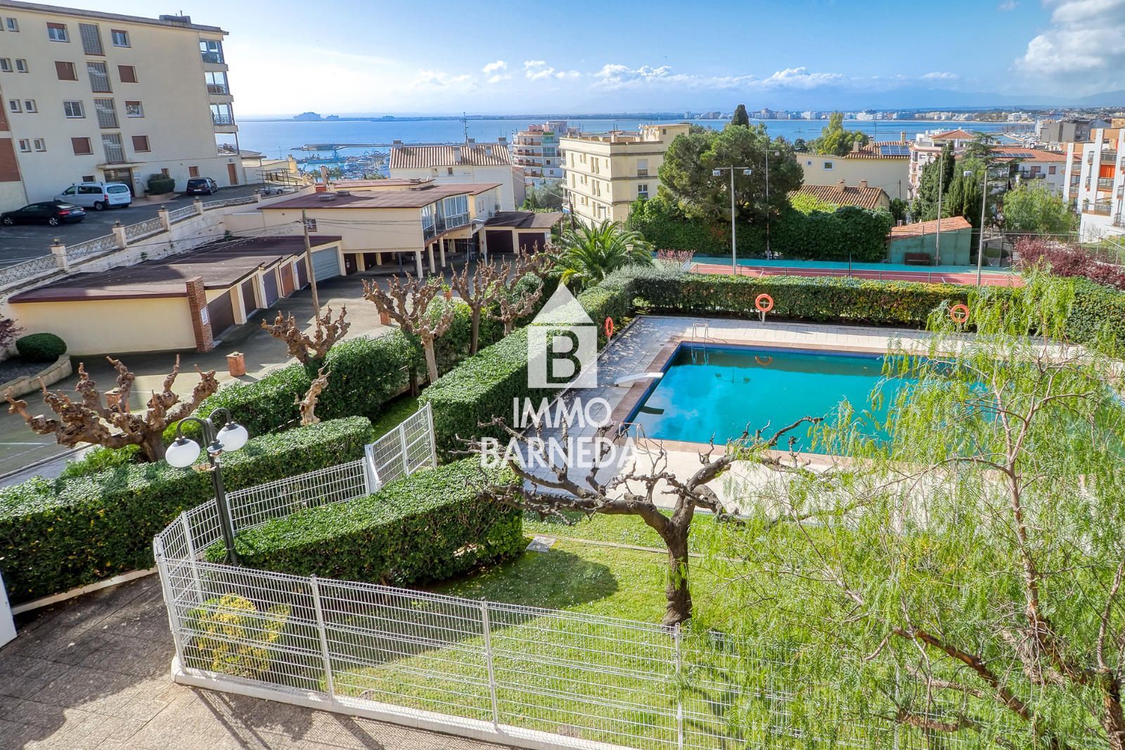 Elegante apartamento con espectaculares vistas al puerto de Roses