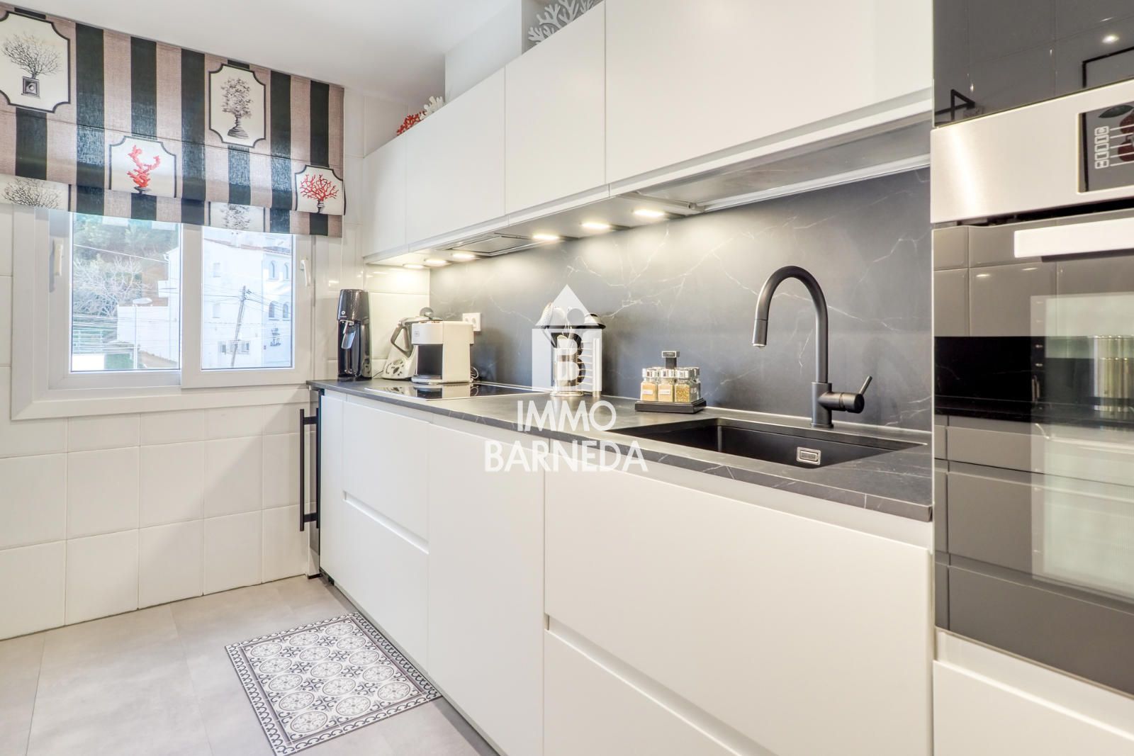 Elegante apartamento con espectaculares vistas al puerto de Roses