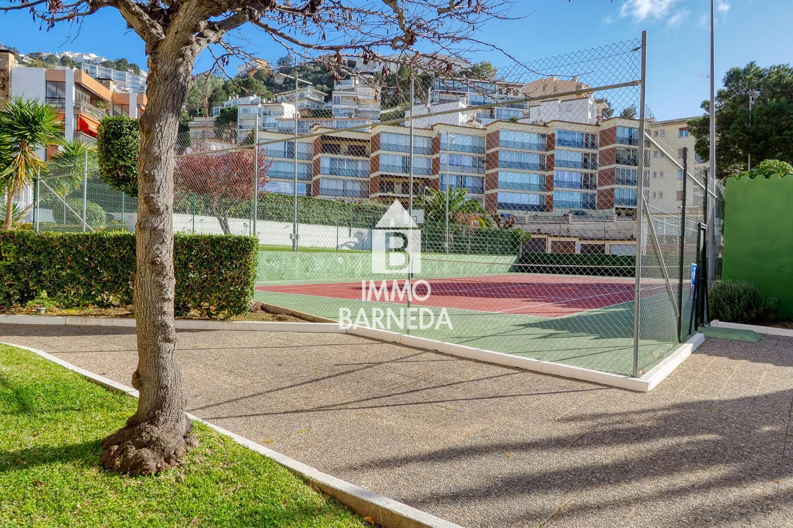 Elegante apartamento con espectaculares vistas al puerto de Roses